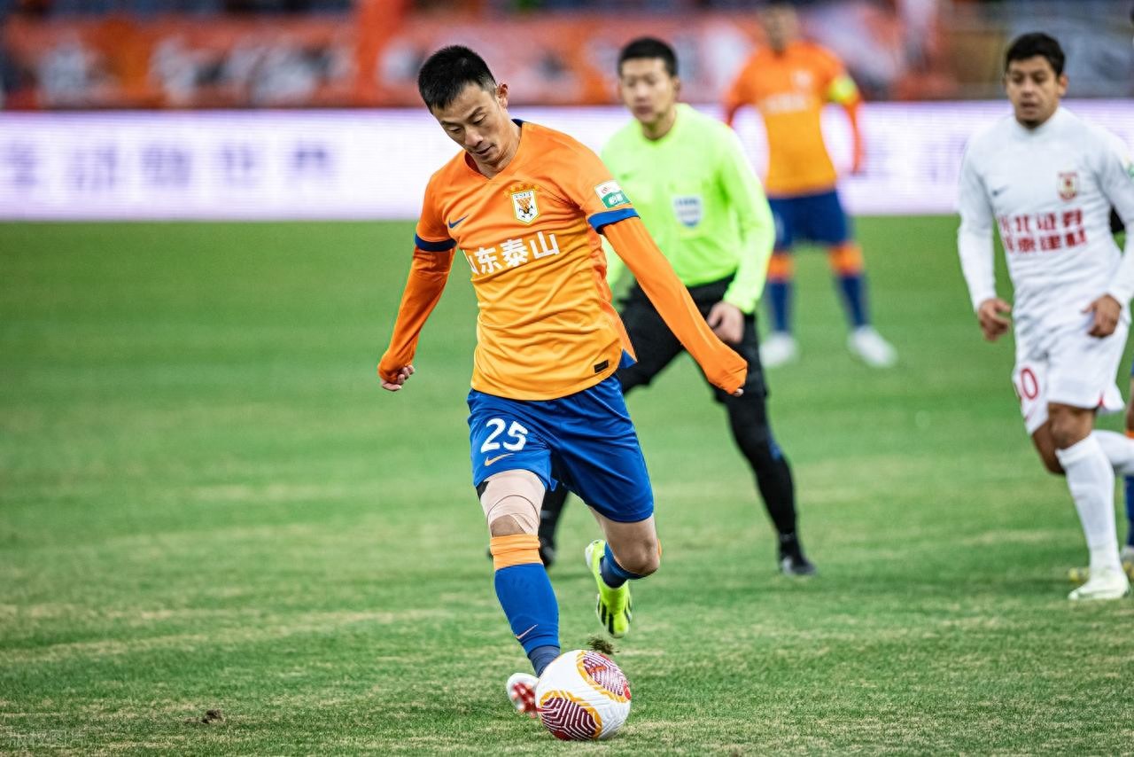 意外！韩鹏坚持要弃用的三位鲁能老将，如今都在新东家表现平平