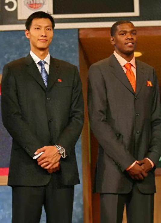 NBA这5人谎报身高最离谱,利拉德没超模高 姚明有2米3?