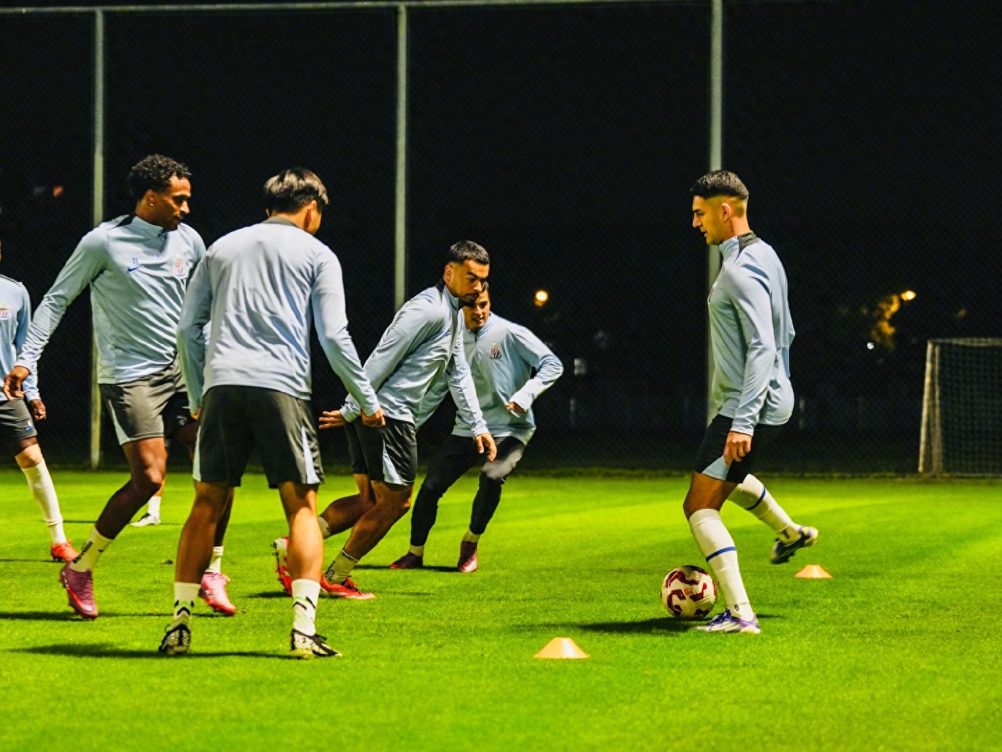 上海申花：做好自己才能去争一线机会